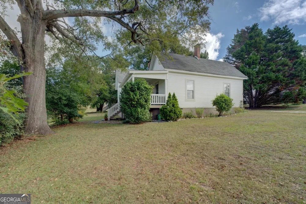 2 N Broad ST Porterdale, GA 30014