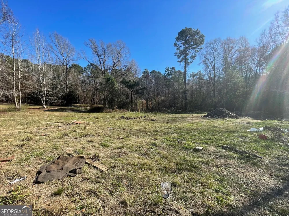 998 Campbell RD Meansville, GA 30256