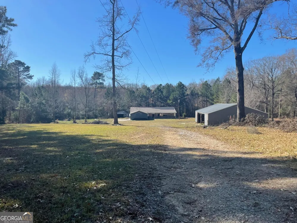 998 Campbell RD Meansville, GA 30256