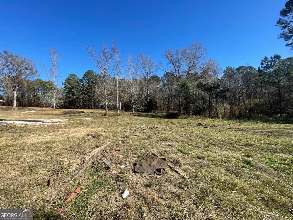 998 Campbell RD Meansville, GA 30256