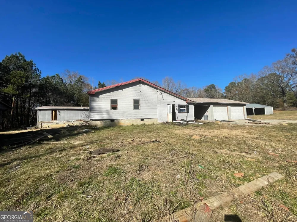 998 Campbell RD Meansville, GA 30256