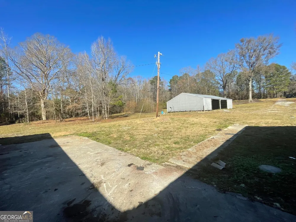 998 Campbell RD Meansville, GA 30256