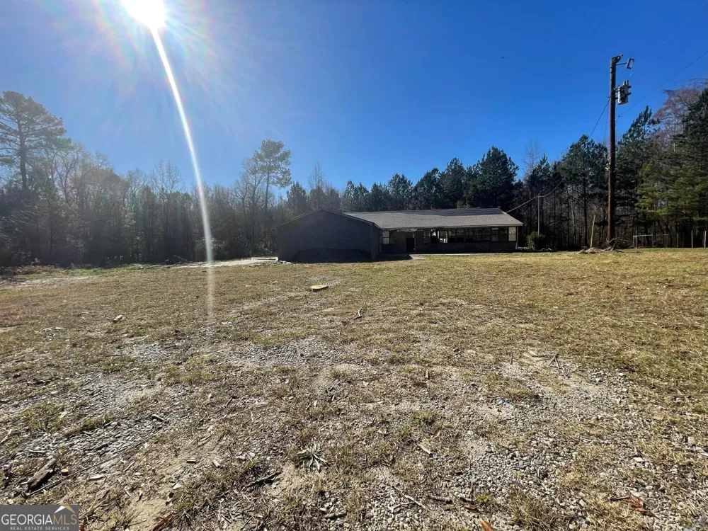 998 Campbell RD Meansville, GA 30256