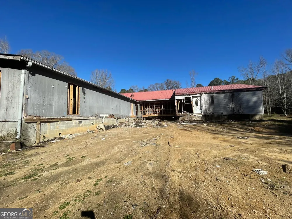 998 Campbell RD Meansville, GA 30256