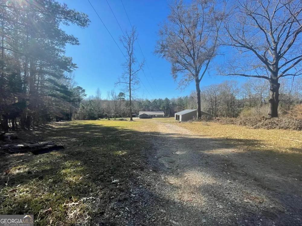 998 Campbell RD Meansville, GA 30256