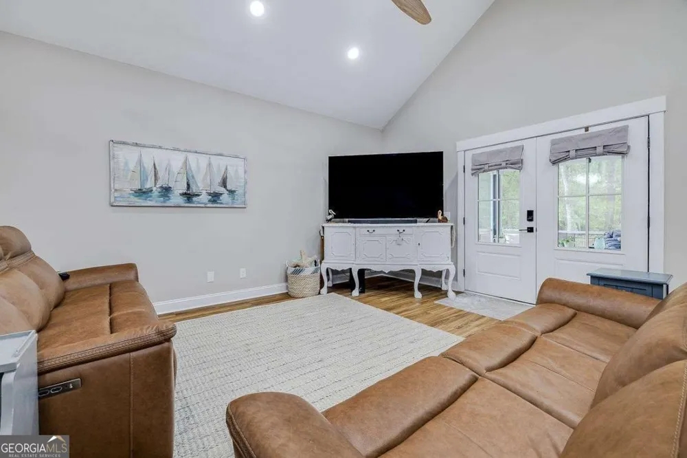 1037 Lake Side DR NE Townsend, GA 31331