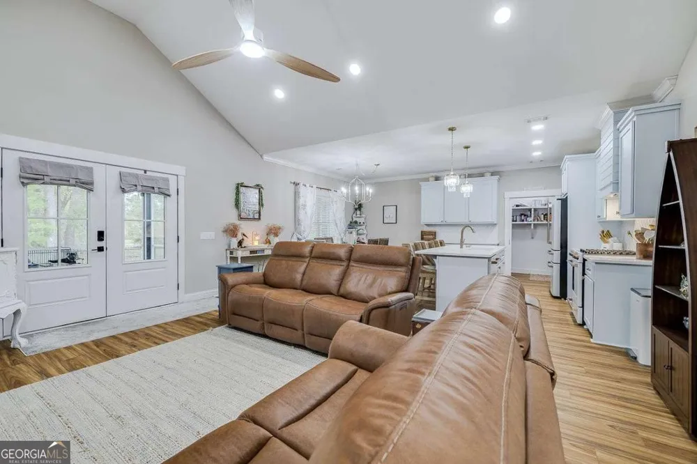 1037 Lake Side DR NE Townsend, GA 31331