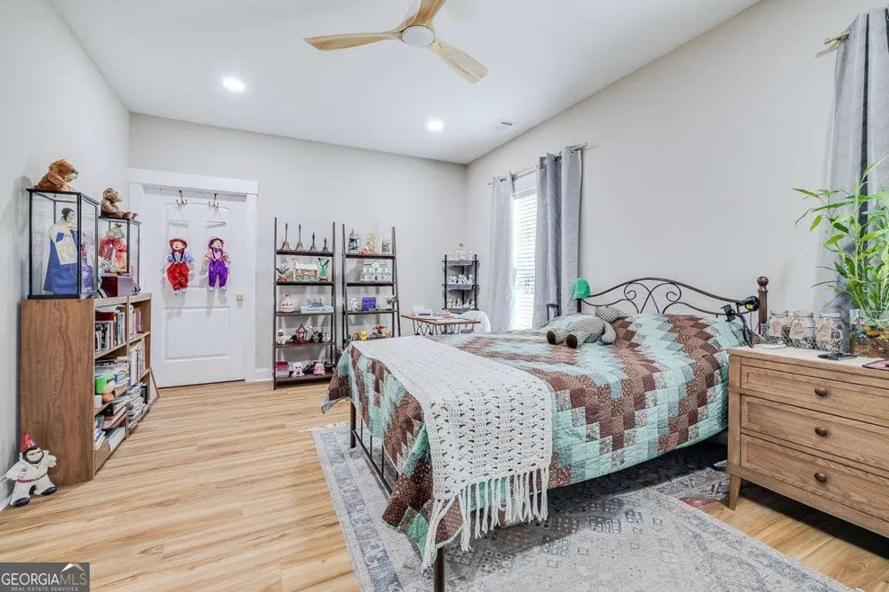 1037 Lake Side DR NE Townsend, GA 31331