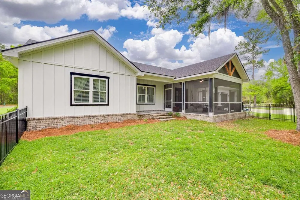 1037 Lake Side DR NE Townsend, GA 31331