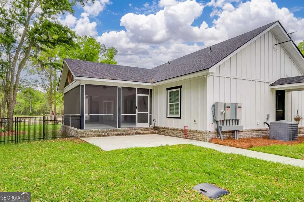 1037 Lake Side DR NE Townsend, GA 31331