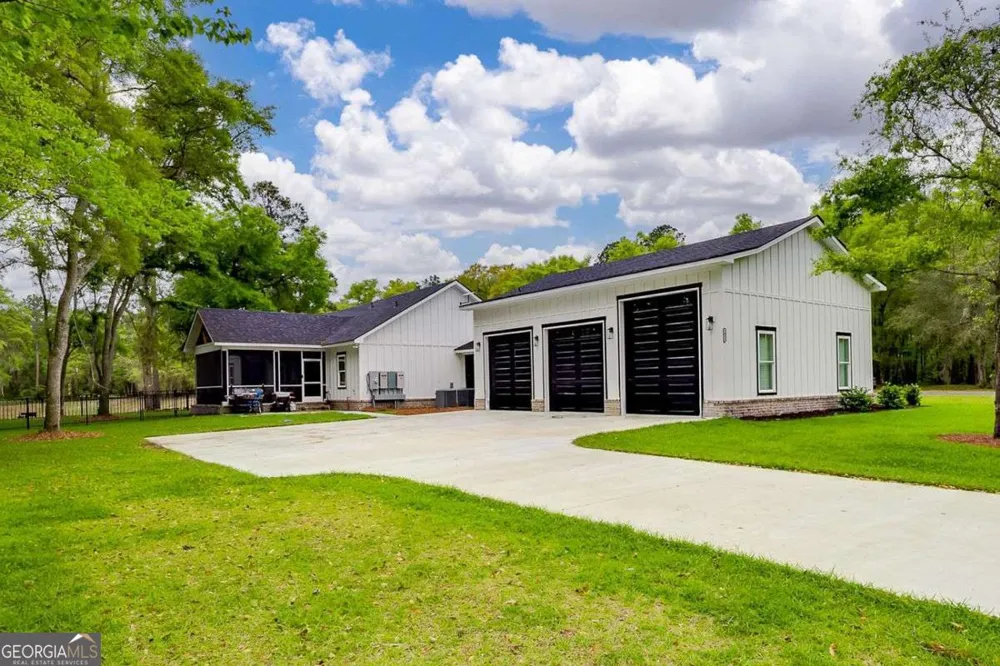1037 Lake Side DR NE Townsend, GA 31331