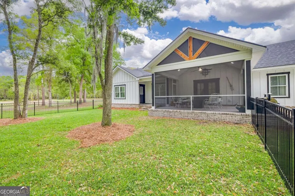 1037 Lake Side DR NE Townsend, GA 31331