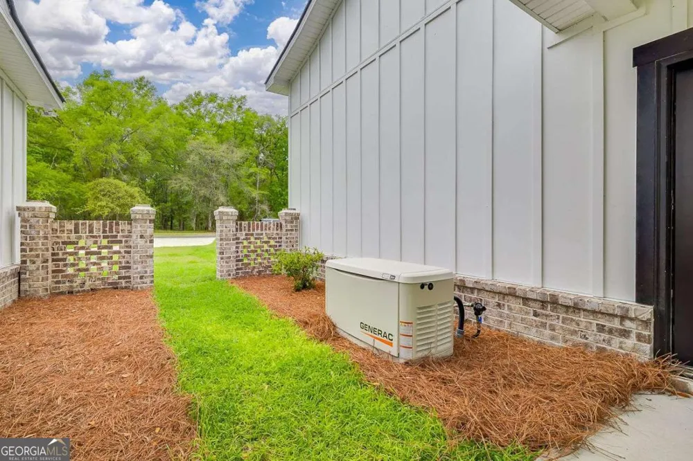 1037 Lake Side DR NE Townsend, GA 31331
