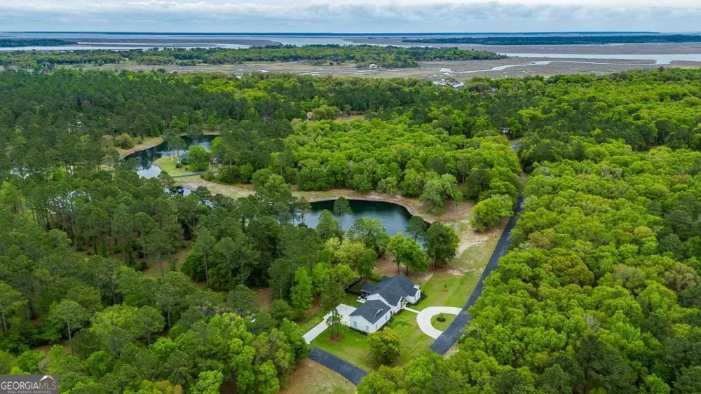 1037 Lake Side DR NE Townsend, GA 31331