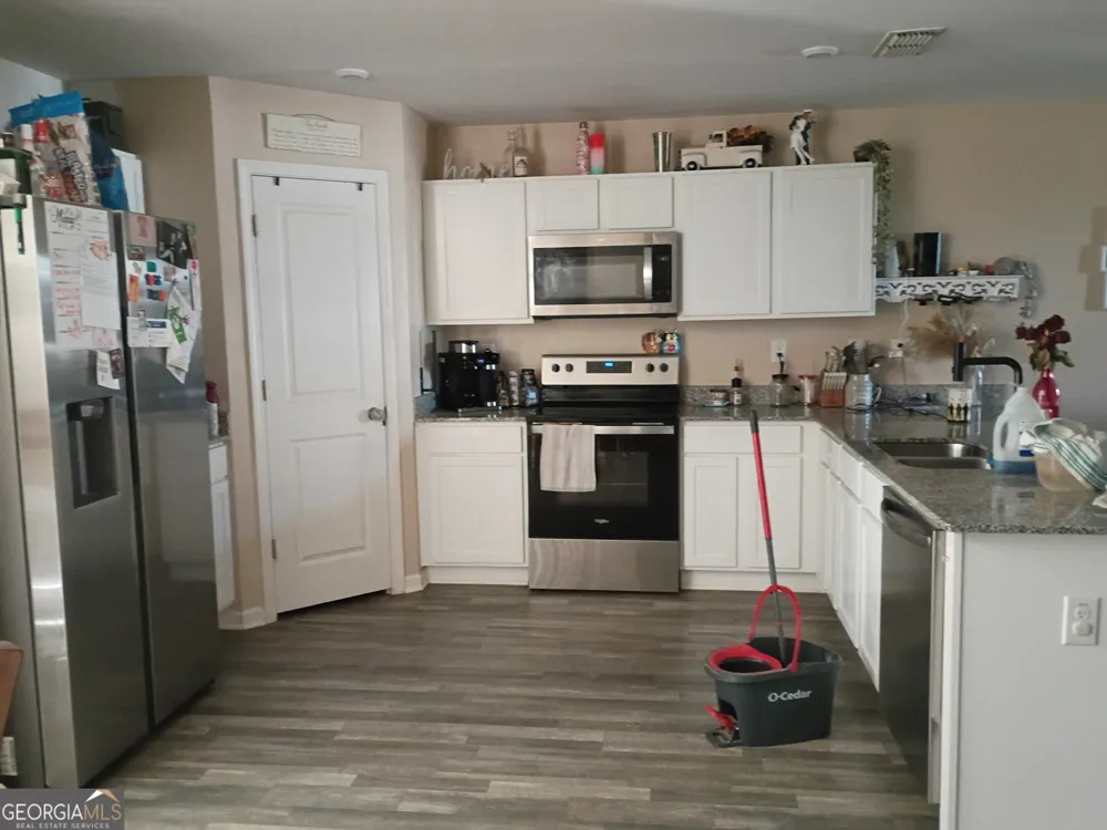 93 Oxford LN Kingston, GA 30145