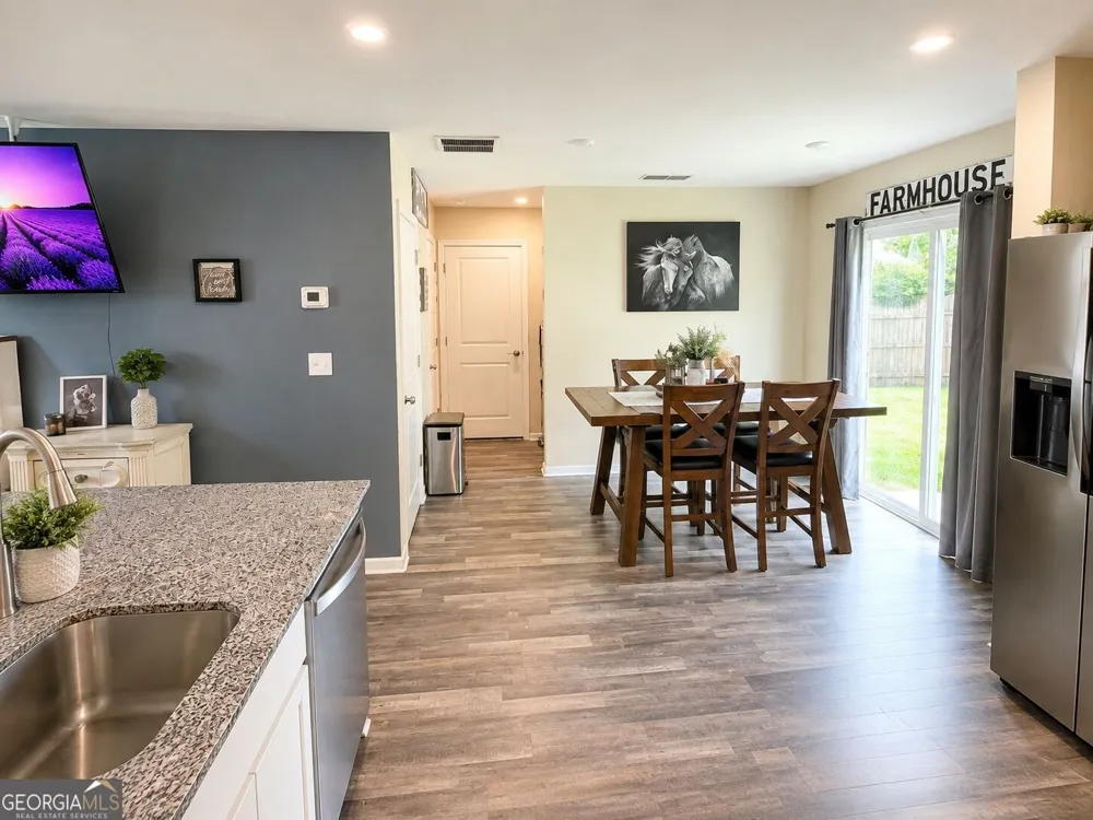 93 Oxford LN Kingston, GA 30145