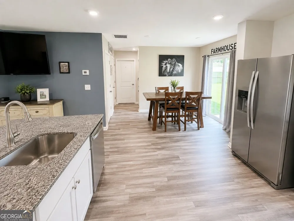 93 Oxford LN Kingston, GA 30145
