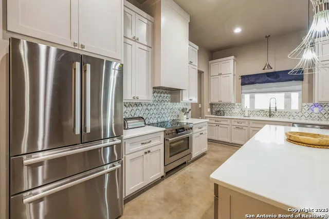1062 Lariat Bandera, TX 78003