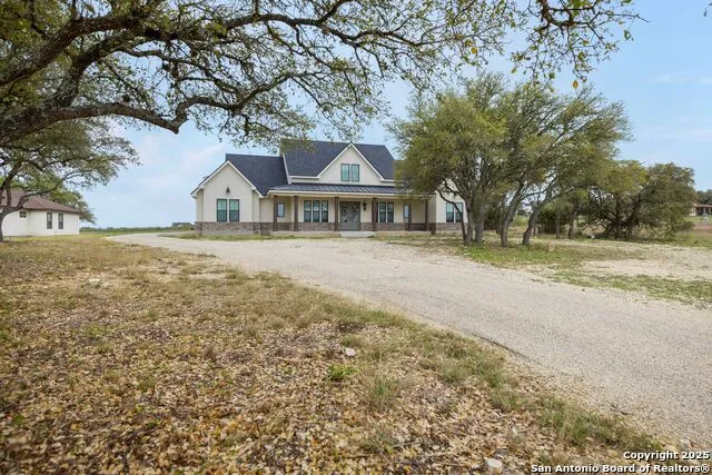 1062 Lariat Bandera, TX 78003