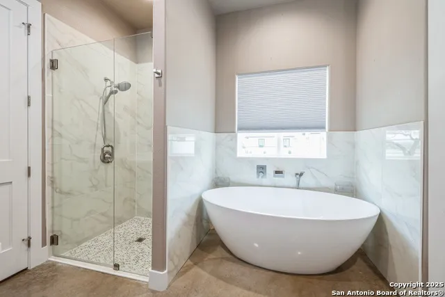 1062 Lariat Bandera, TX 78003