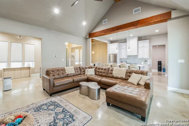 1062 Lariat Bandera, TX 78003