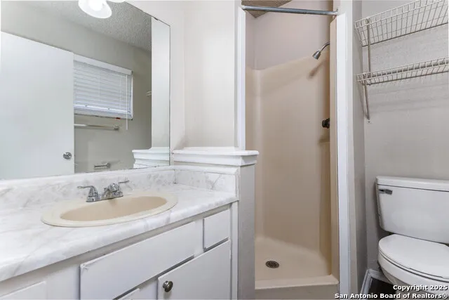 554 Dukeway Universal City, TX 78148