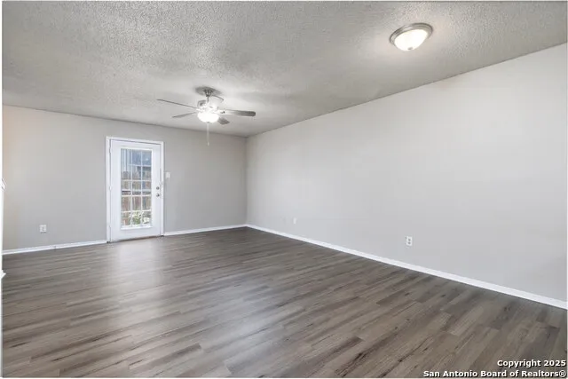 554 Dukeway Universal City, TX 78148