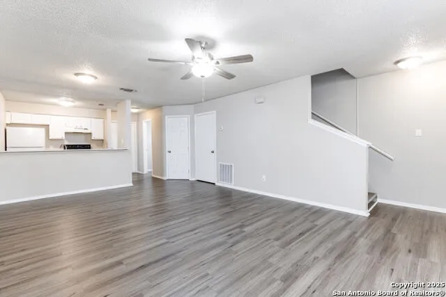 546 Dukeway Universal City, TX 78148