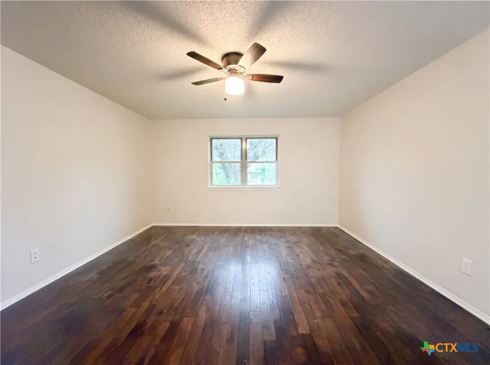 203 W Hogan Drive Copperas Cove, TX 76522