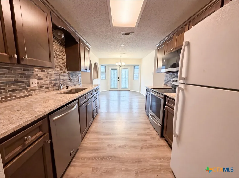 203 W Hogan Drive Copperas Cove, TX 76522