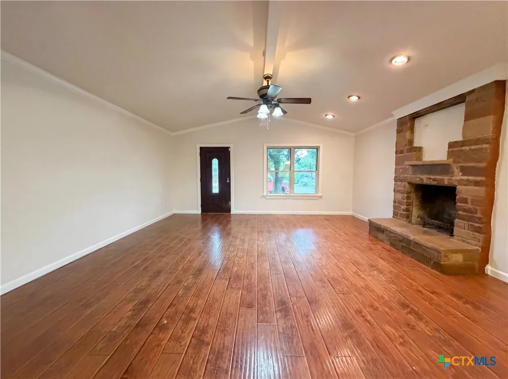 203 W Hogan Drive Copperas Cove, TX 76522