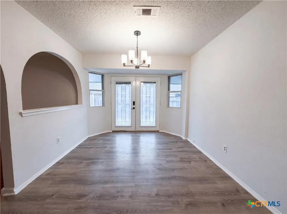 203 W Hogan Drive Copperas Cove, TX 76522