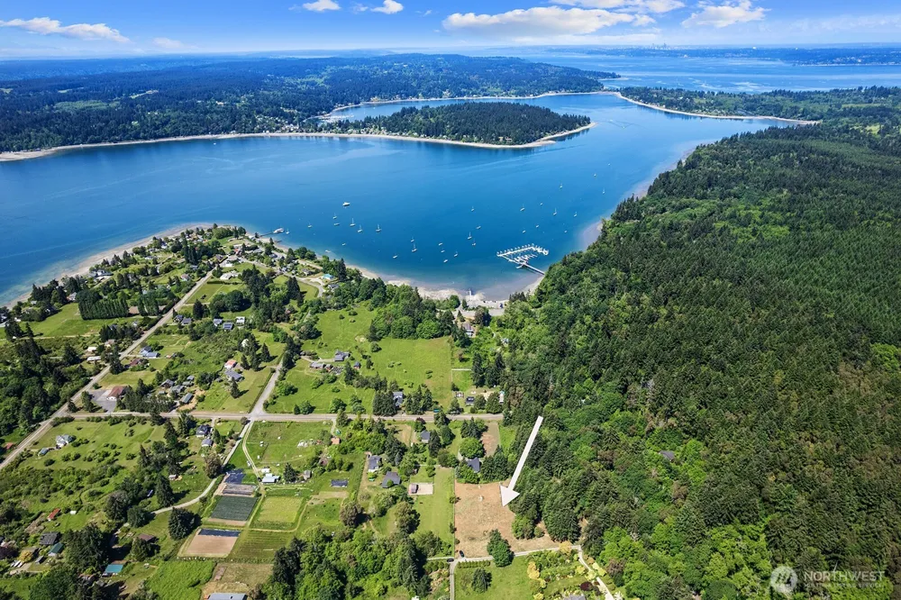 9438 SW 266th Lane Vashon, WA 98070