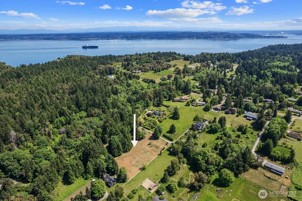 9438 SW 266th Lane Vashon, WA 98070