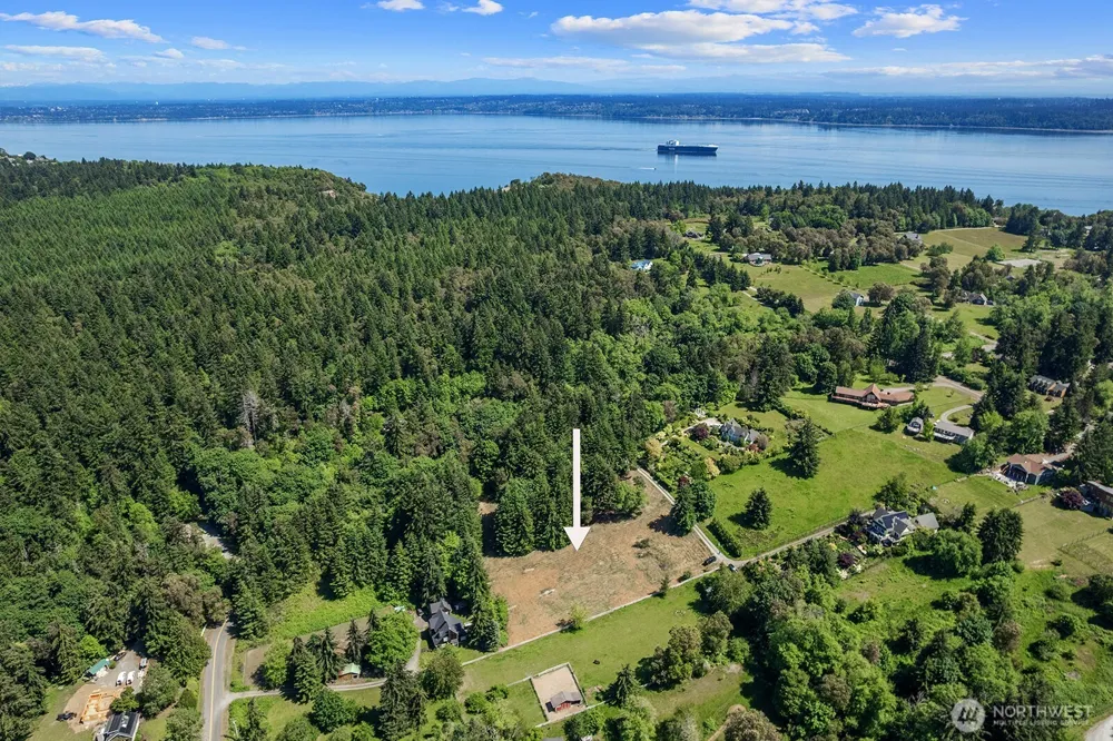 9438 SW 266th Lane Vashon, WA 98070