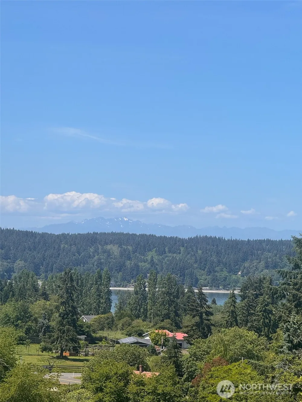 9438 SW 266th Lane Vashon, WA 98070