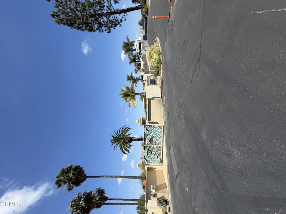 833 W Highland Drive Camarillo, CA 93010