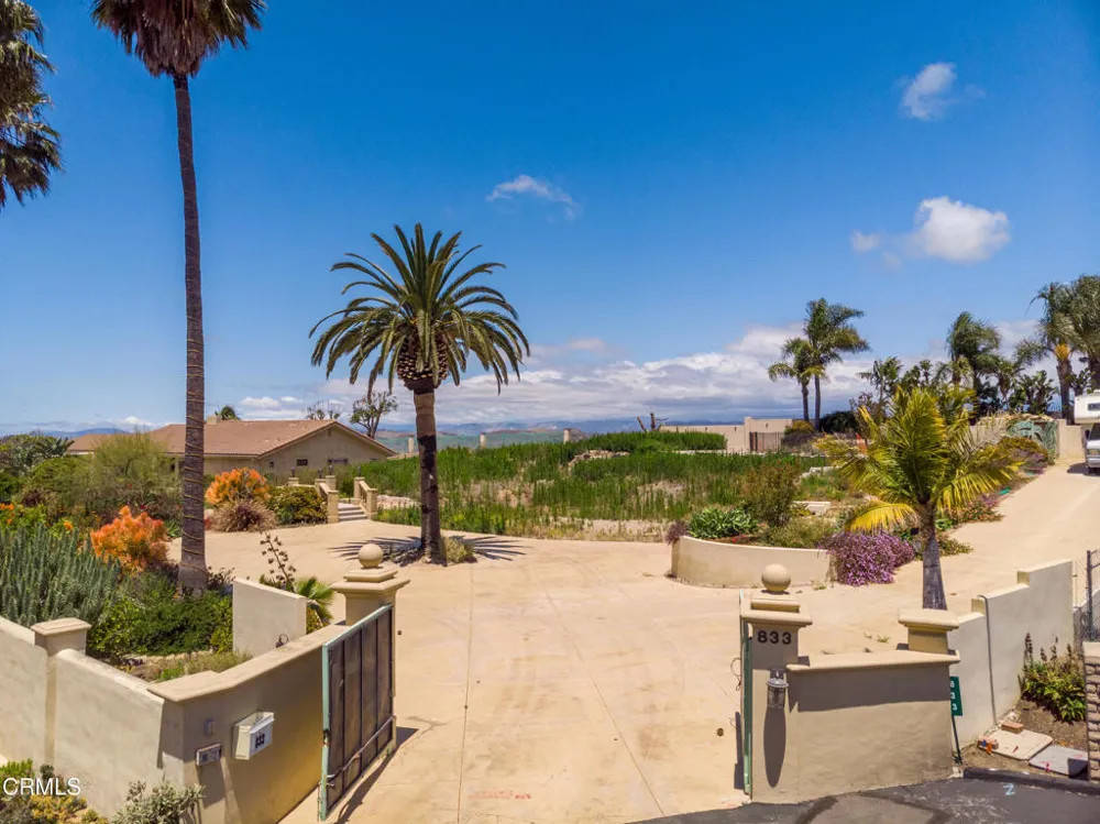833 W Highland Drive Camarillo, CA 93010