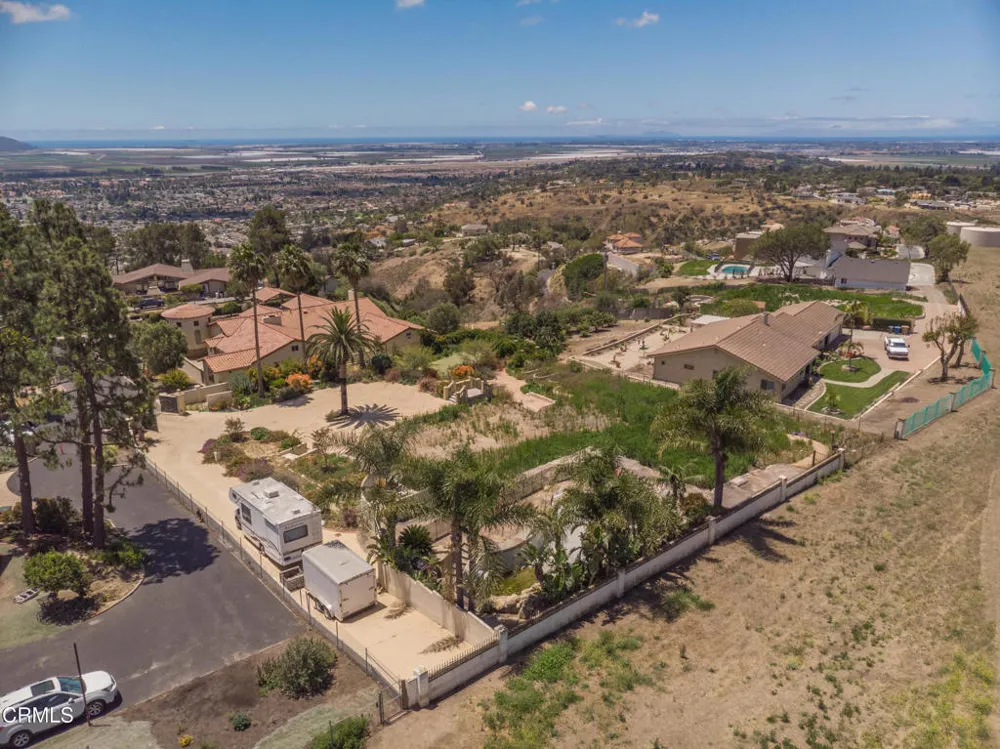 833 W Highland Drive Camarillo, CA 93010