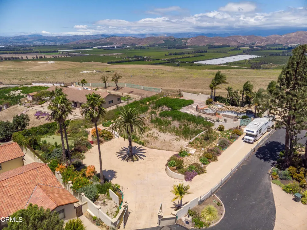 833 W Highland Drive Camarillo, CA 93010