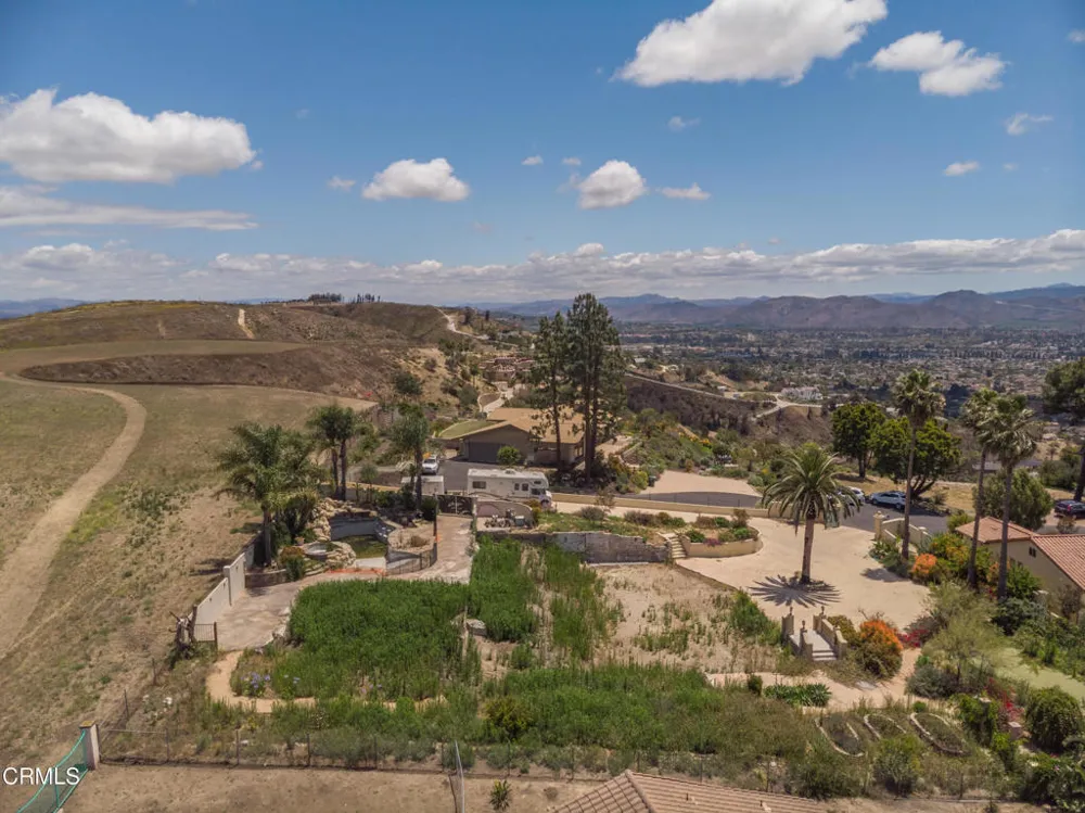 833 W Highland Drive Camarillo, CA 93010