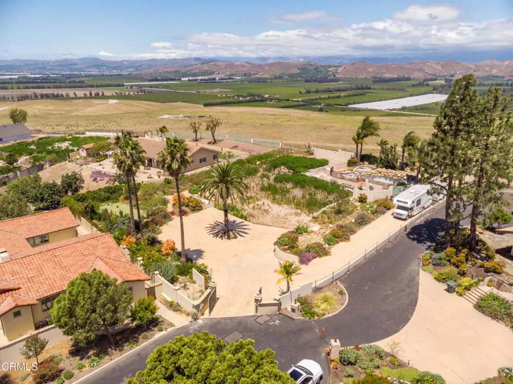 833 W Highland Drive Camarillo, CA 93010