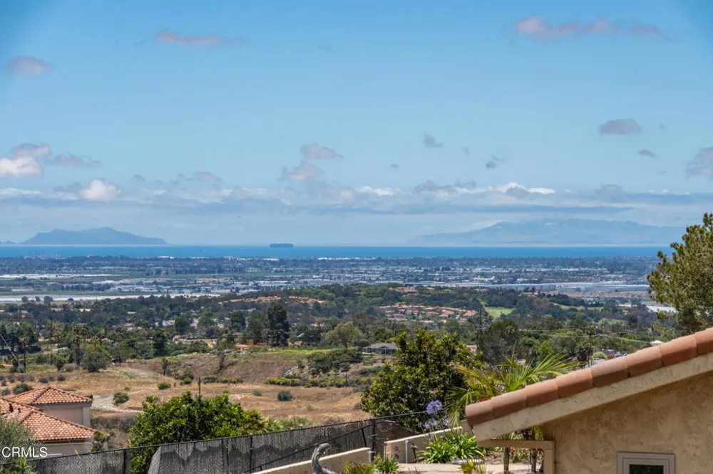 833 W Highland Drive Camarillo, CA 93010