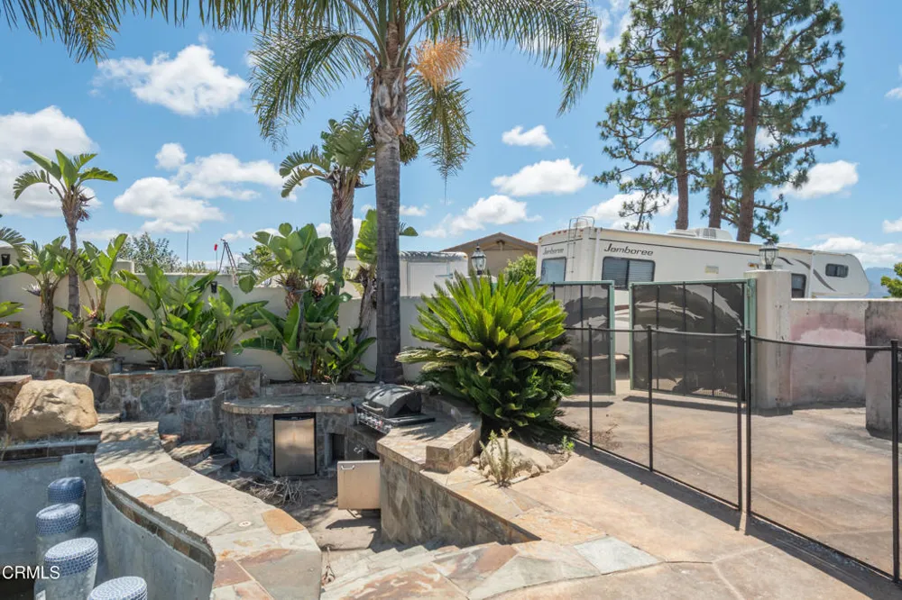833 W Highland Drive Camarillo, CA 93010