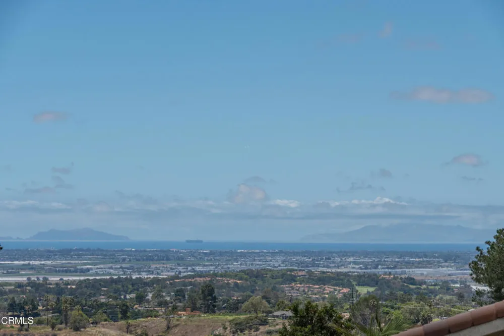 833 W Highland Drive Camarillo, CA 93010