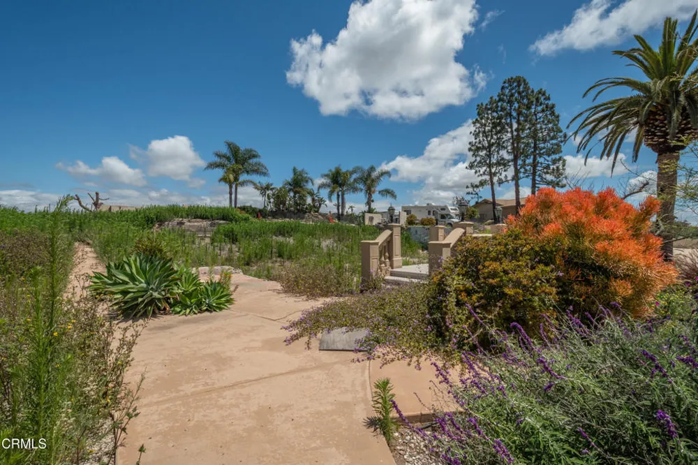 833 W Highland Drive Camarillo, CA 93010