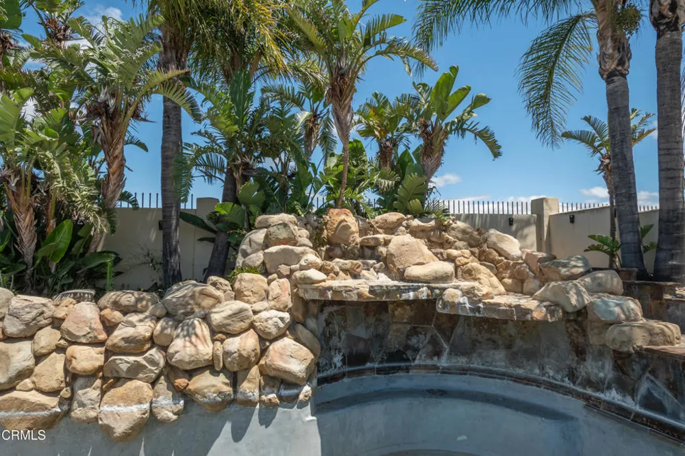 833 W Highland Drive Camarillo, CA 93010