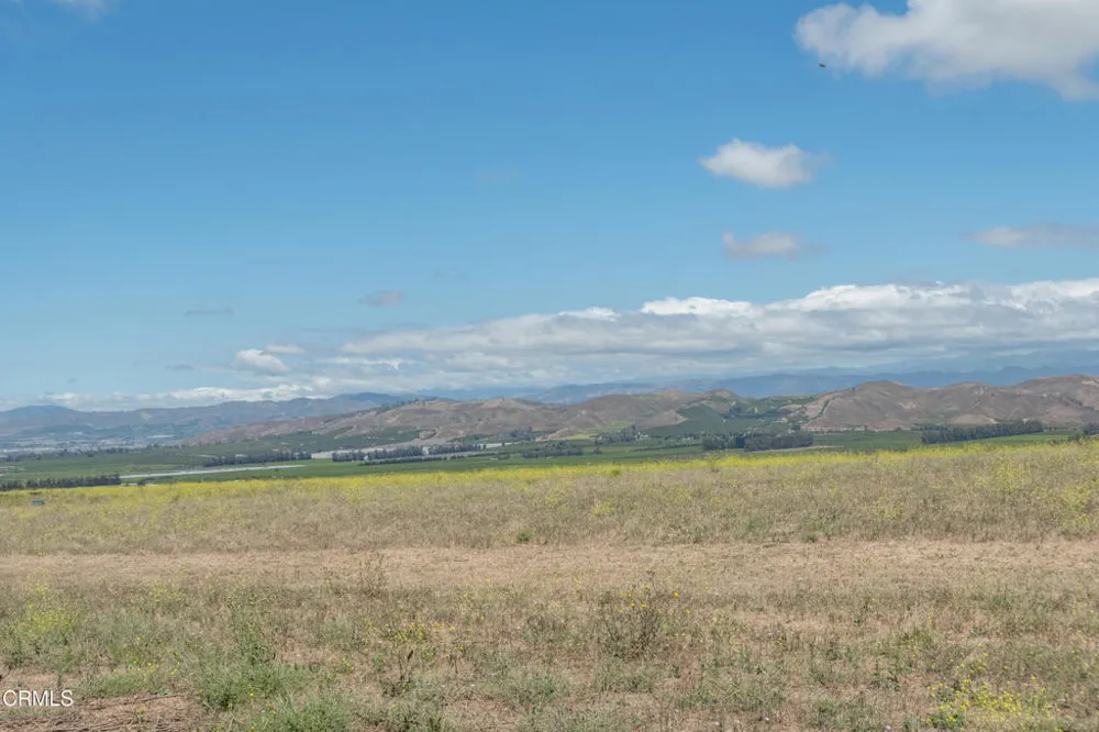 833 W Highland Drive Camarillo, CA 93010