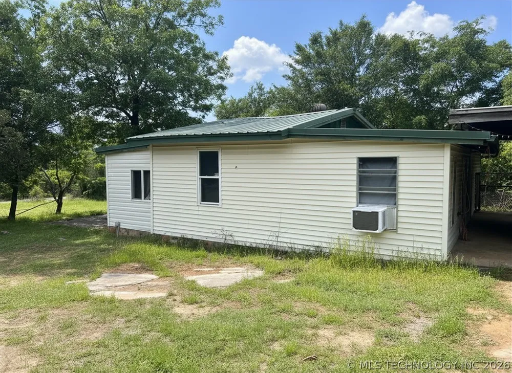 581 Dozer Bend Eufaula, OK 74432