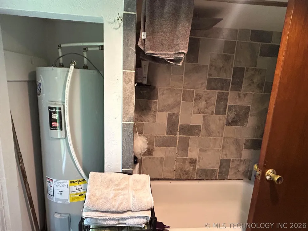 581 Dozer Bend Eufaula, OK 74432